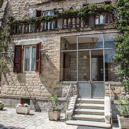 La Rosa Di Francesco Inn Valfabbrica Dış mekan fotoğraf
