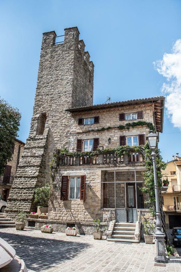 La Rosa Di Francesco Inn Valfabbrica Dış mekan fotoğraf