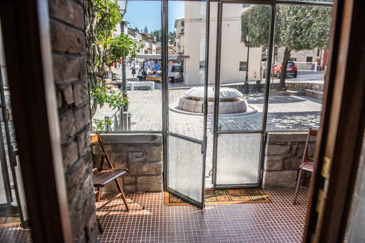 La Rosa Di Francesco Inn Valfabbrica Dış mekan fotoğraf