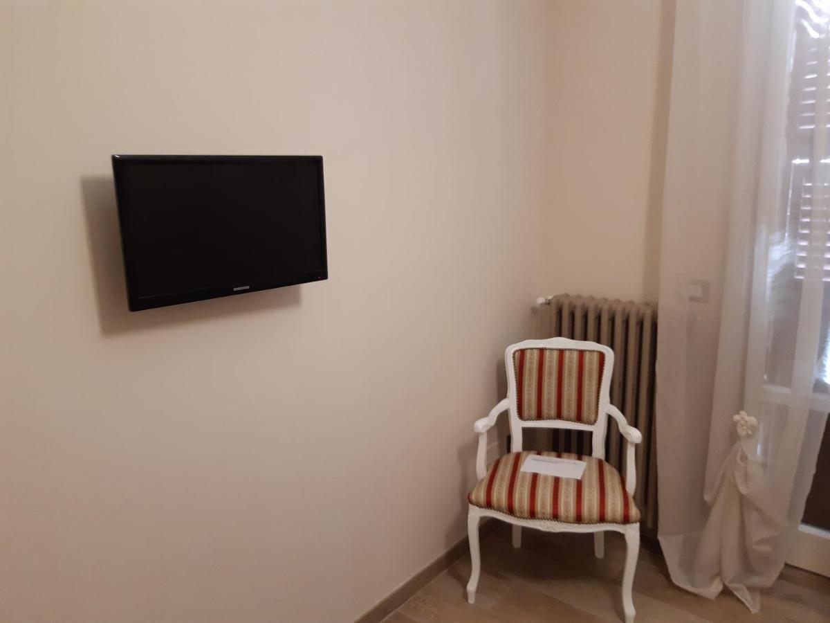 La Rosa Di Francesco Inn Valfabbrica Dış mekan fotoğraf