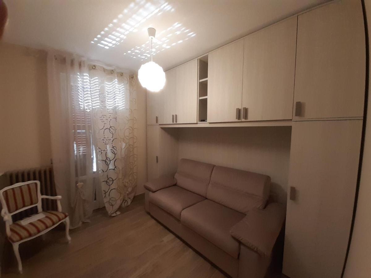 La Rosa Di Francesco Inn Valfabbrica Dış mekan fotoğraf