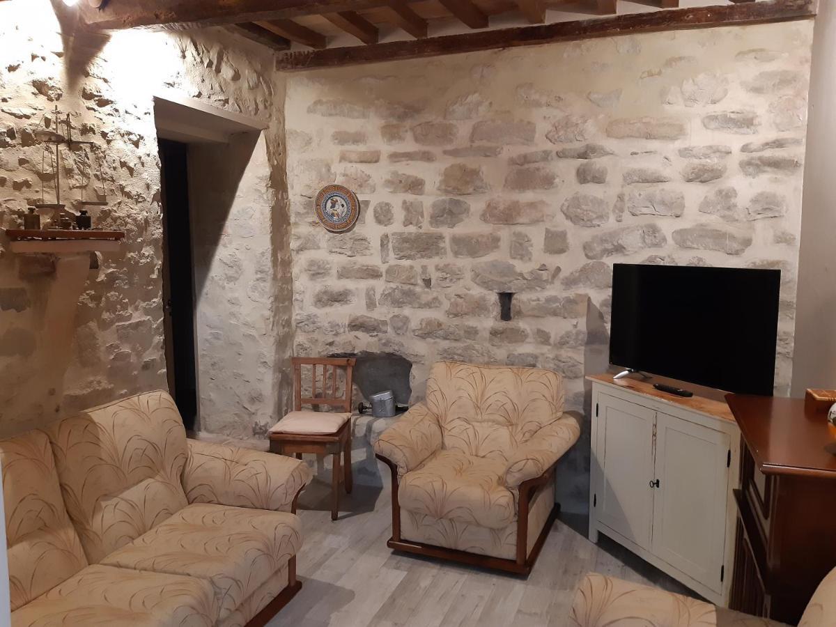 La Rosa Di Francesco Inn Valfabbrica Dış mekan fotoğraf
